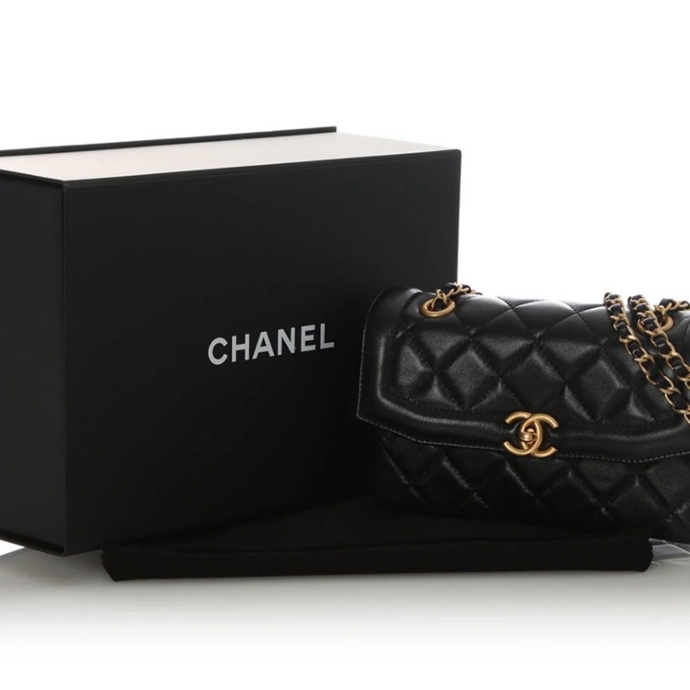 Chanel Diana 2025 Black Quilted Flap Bag